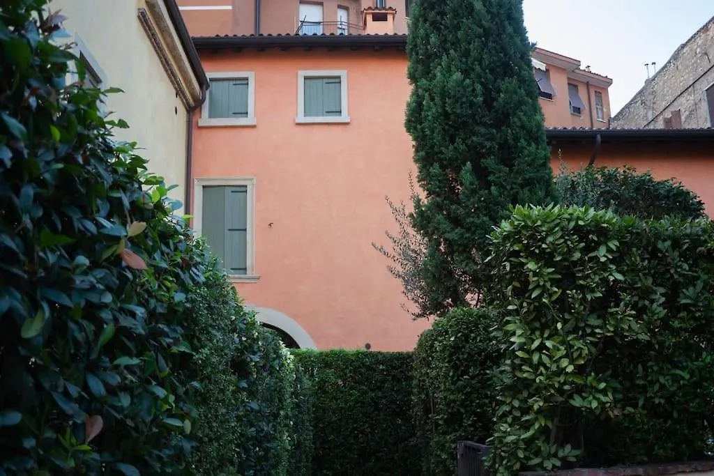 Appartamento La Finestra Sul Civico Cinque Verona 0*,